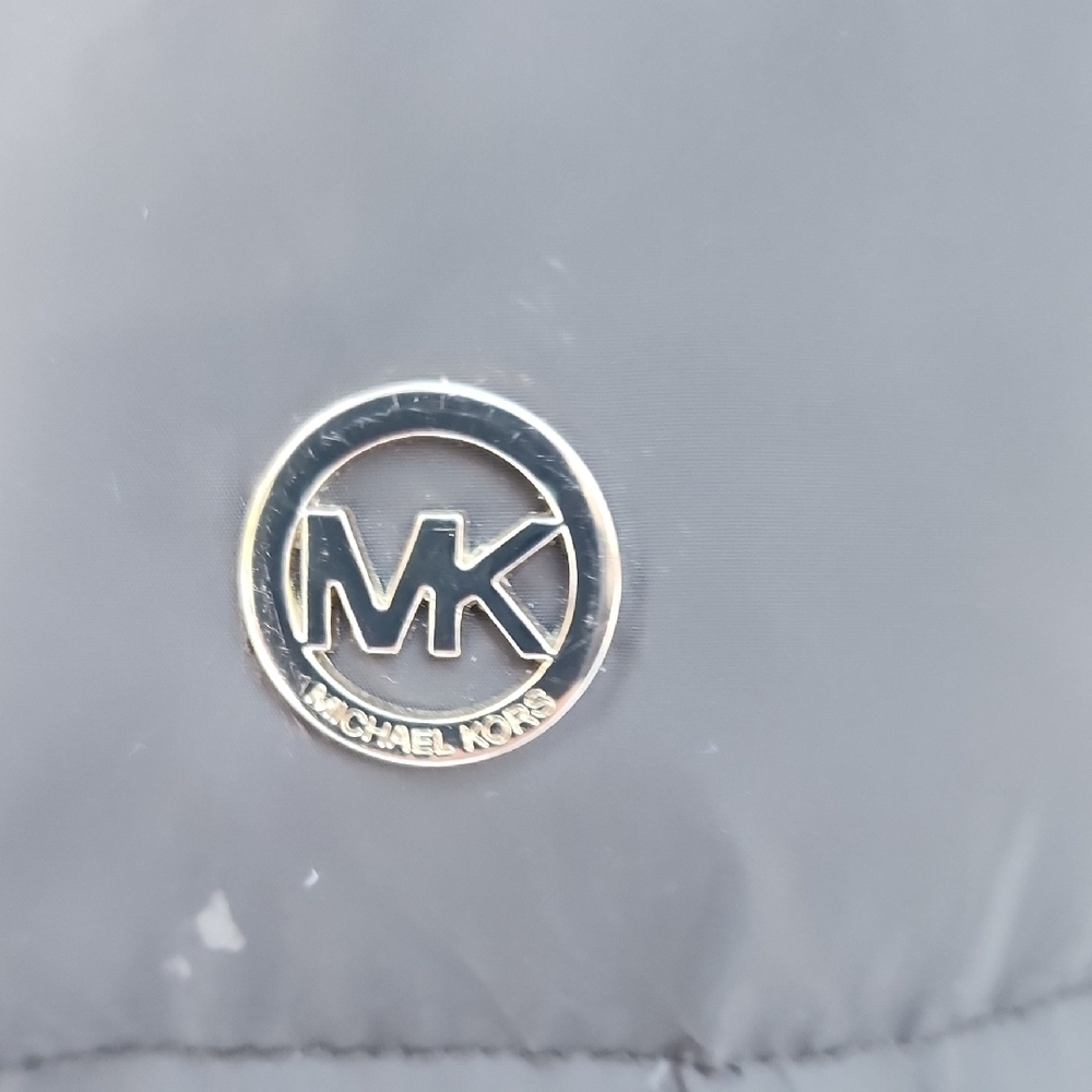 Michael Kors Large Black Puffer Coat with Gold Zippers - Picture 11 of 11